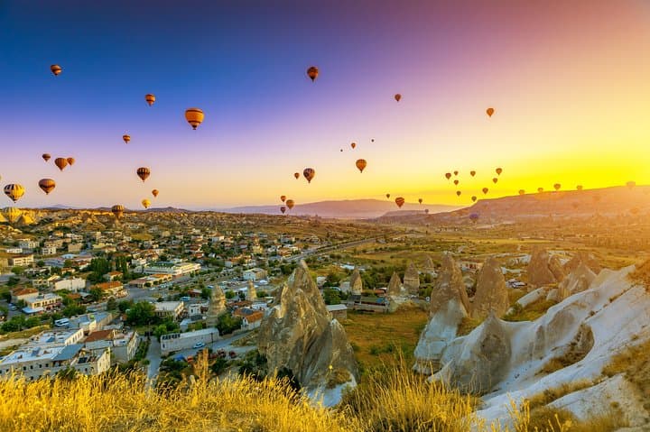 Cappadocia Sunrise Hot Air Balloon Ride & Best-of Göreme Full-Day Tour photo 3