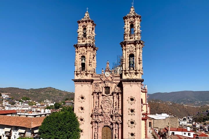 Explore Taxco & Cacahuamilpa Grottoes: A Full-Day Cave and Silver Town Tour from Mexico City