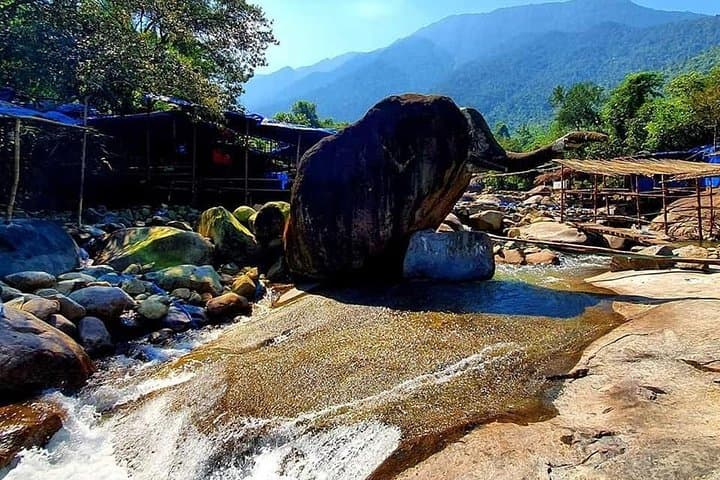 Monkey Mountain, Hai Van Pass & Lap An Lagoon: Elephant Springs Day Tour from Da Nang