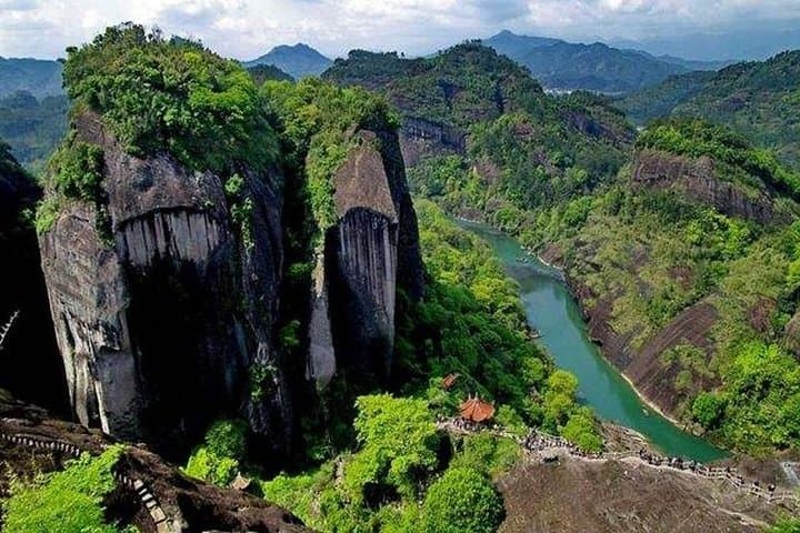 2-Day Wuyi Mountain Private Tour from Xiamen: Bullet Train, Bamboo Rafting & Tea Plantation photo 4