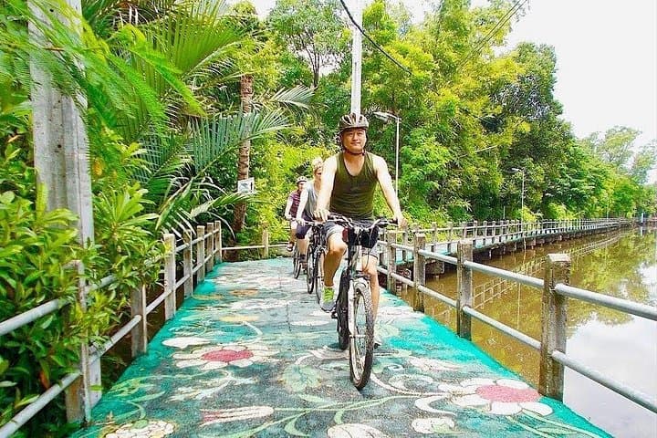 Bangkok's Green Lung: Bang Kra Jao Jungle Cycling Tour photo 1