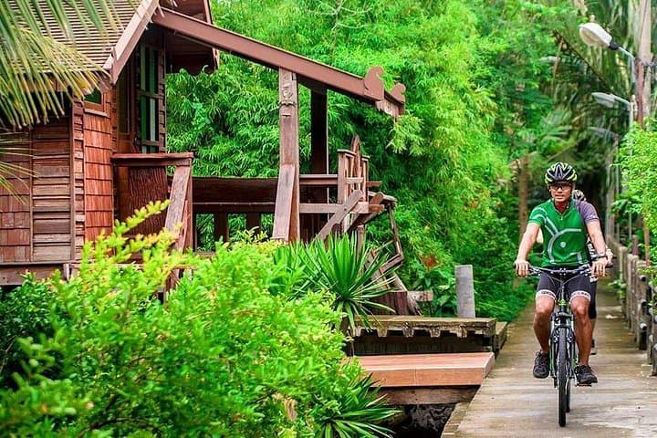 Bangkok's Green Lung: Bang Kra Jao Jungle Cycling Tour photo 2