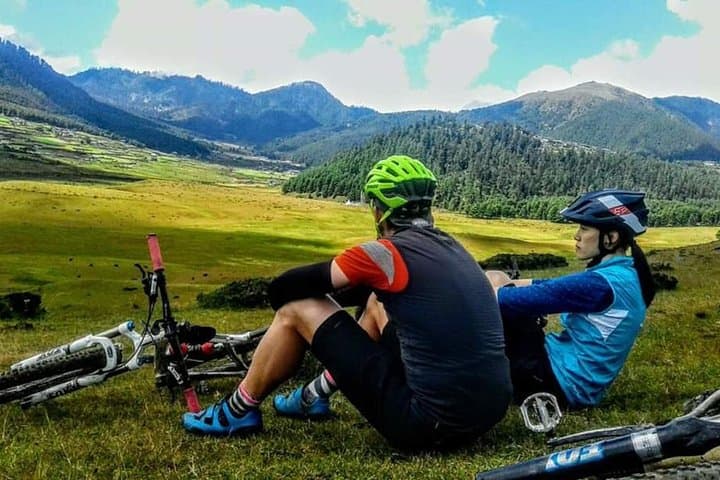 Bhutan Mountain Biking Tour: Paro to Phobjikha Multi-Day MTB Adventure photo 2