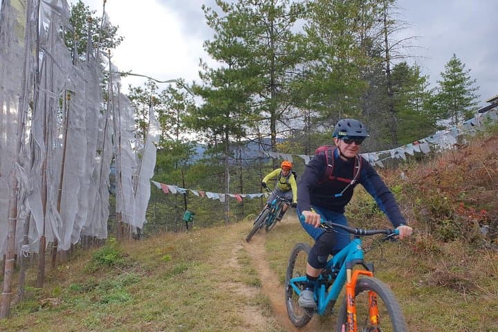 Bhutan Mountain Biking Tour: Paro to Phobjikha Multi-Day MTB Adventure photo 6