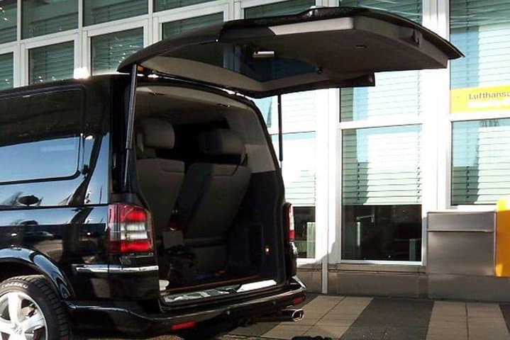 Half-Day Private Luxury Car with Driver in Abu Dhabi — City Chauffeur Service photo 5