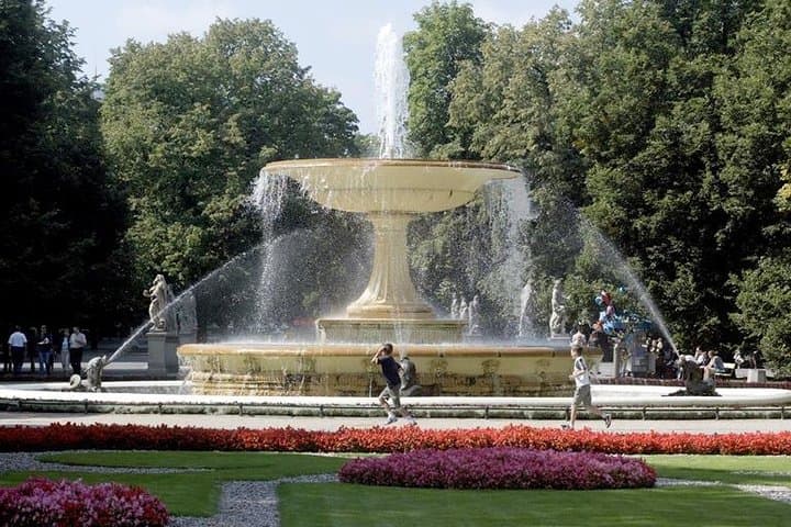 Multi-Ethnic Warsaw: Guided Old Town Walk in the Footsteps of Historic Families photo 3
