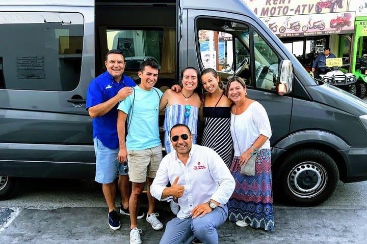 Small-Group Santorini Sightseeing Tour: Oia, Imerovigli & Caldera Views