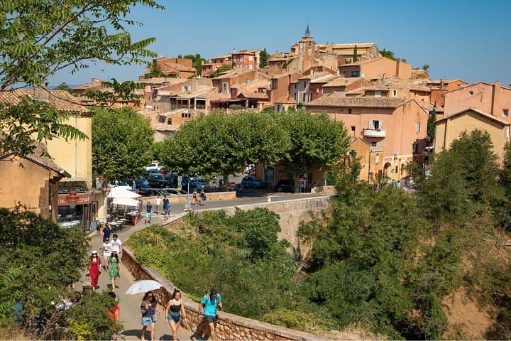 Half-Day Luberon Hilltop Villages Tour from Avignon — Gordes, Roussillon & Lavender photo 4