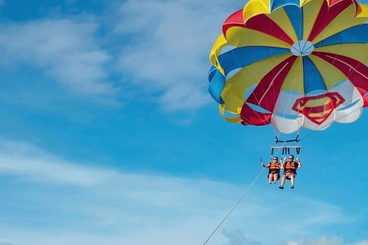 Hurghada Parasailing Adventure: 30-Min Speedboat Flight with Hotel Pickup photo 2