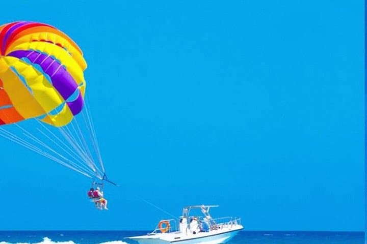 Hurghada Parasailing Adventure: 30-Min Speedboat Flight with Hotel Pickup photo 3