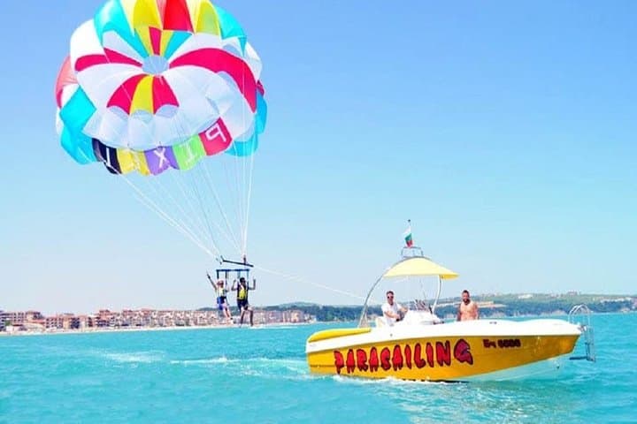 Hurghada Parasailing Adventure: 30-Min Speedboat Flight with Hotel Pickup photo 4