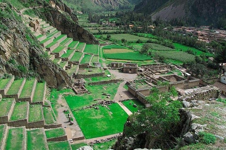 Sacred Valley Day Trip from Cusco: Pisac, Ollantaytambo & Chinchero photo 2