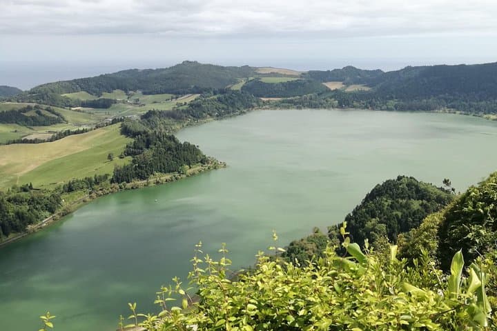 Sete Cidades to Furnas: São Miguel Lake Views and Geothermal Lunch