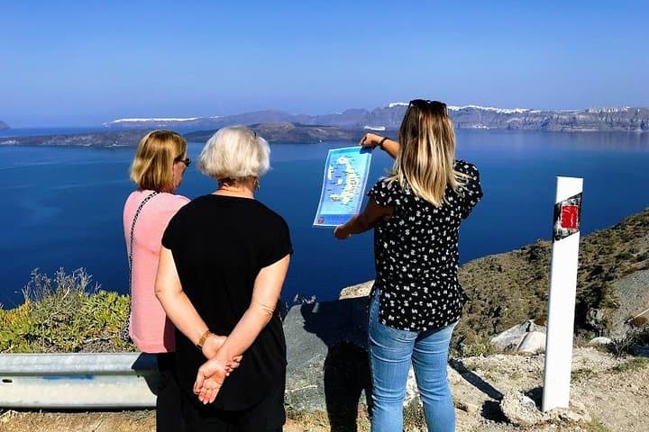 Discover Santorini: A Personalized Adventure Revealed