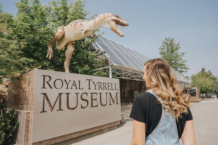 Day Trip to Drumheller: Hoodoos Trail & Royal Tyrrell Museum