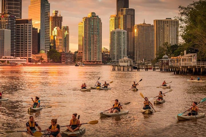 Brisbane City Twilight Kayak: Guided 90-Minute Sunset Paddle on the Brisbane River photo 3