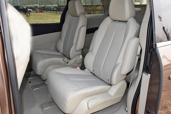 Seamless Private Transfer from Chicago O'Hare to Your Downtown Hotel photo 4