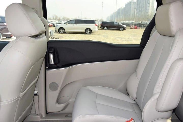 Seamless Private Transfer from Chicago O'Hare to Your Downtown Hotel photo 6