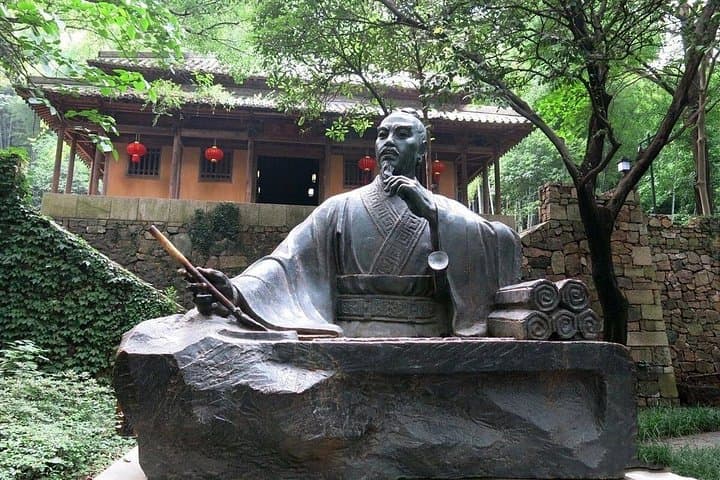 Hike Qionglong Mountain: Suzhou Day Hike with Temple Noodles & Bamboo Tea Tasting photo 3