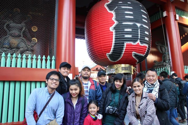 6-Hour Tokyo Highlights by Public Transport — Shrines, Markets & Gardens