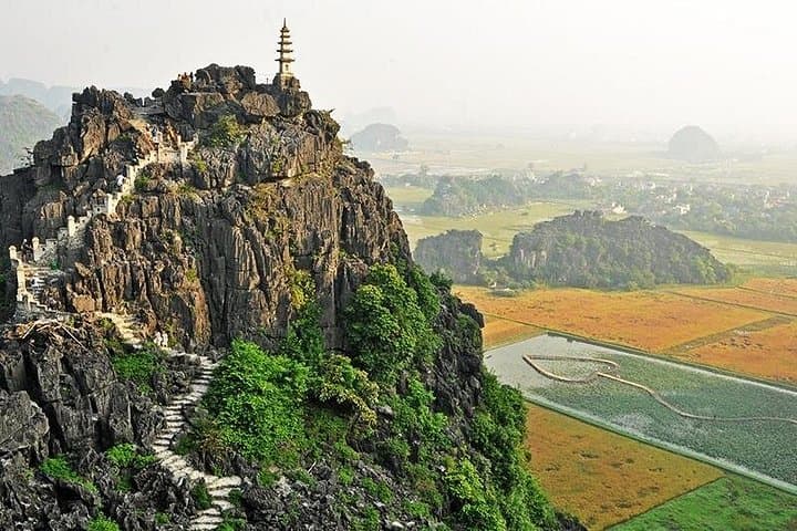 Ninh Binh 2-Day Private Tour from Hanoi: Tam Coc Sampan, Mua Cave & Bich Dong photo 1