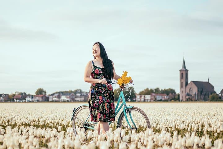 Private Tulip Fields Photoshoot Near Amsterdam — Spring Flower Tour & Portrait Session photo 5