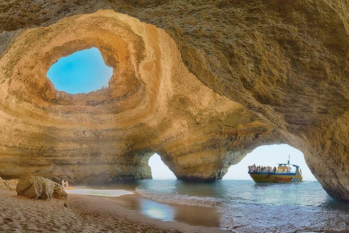 Albufeira Dreamer Boat Trip: Dolphin Watching and Benagil Cave Views