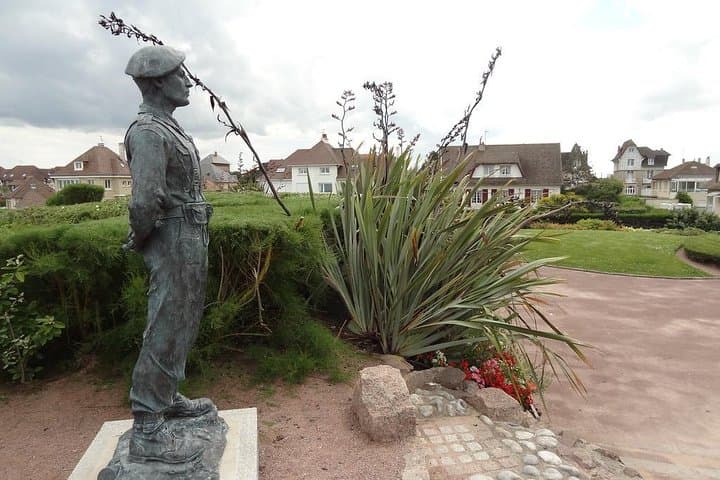 Le Havre to Normandy: Private British Landing Beaches D‑Day Tour photo 6