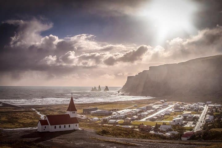 Private South Coast Minibus Tour: Seljalandsfoss, Skógafoss & Reynisfjara
