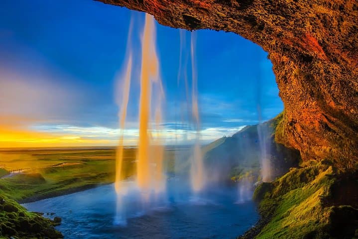 Private South Coast Minibus Tour: Seljalandsfoss, Skógafoss & Reynisfjara photo 2