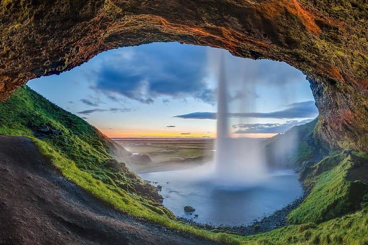 Private South Coast Minibus Tour: Seljalandsfoss, Skógafoss & Reynisfjara photo 4