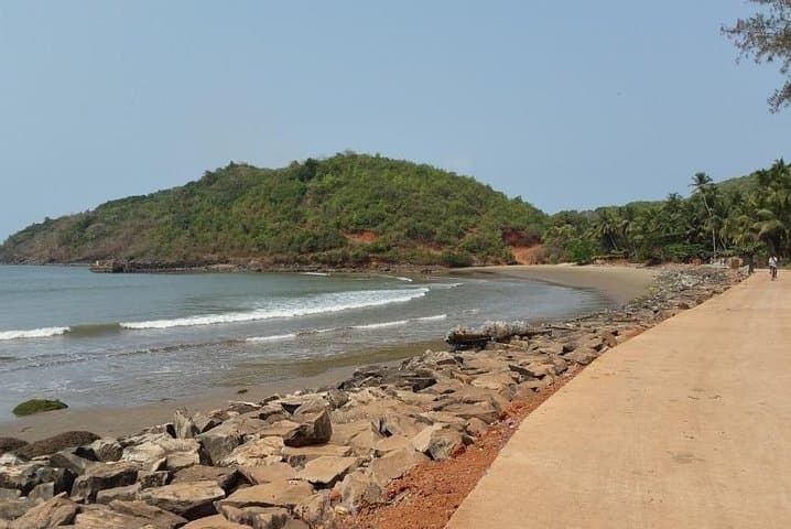 Gokarna Beach Trek — Trek Six Beaches, Camp Under the Stars on the Arabian Coast photo 2