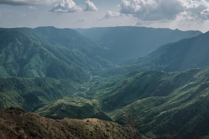 Full-Day Shillong Tour from Guwahati — Waterfalls, Lakes & Local Life