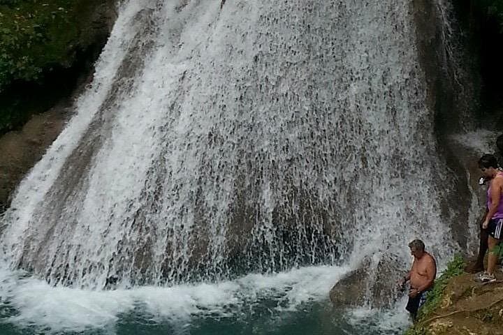 Wet and Wild: Blue Hole and Dunn's River Falls Day Trip, Ocho Rios photo 2