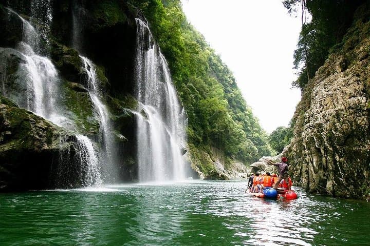 Mengdong River Rafting & Furong Town Day Tour — Zhangjiajie Adventure photo 2