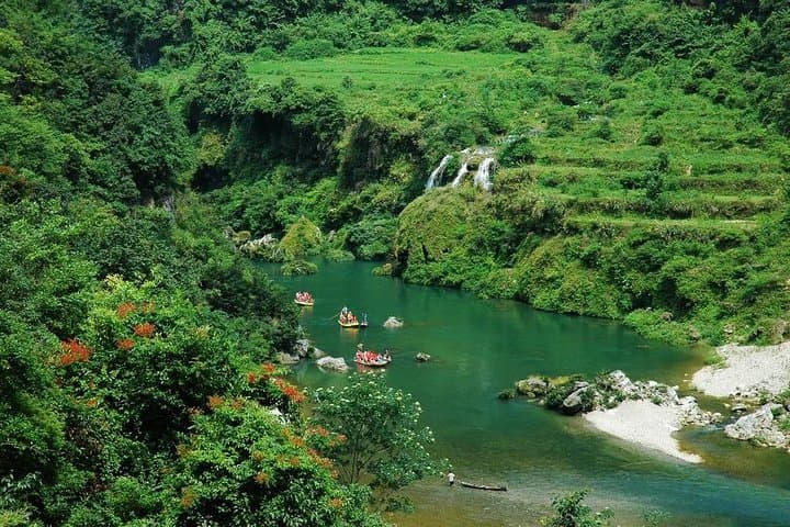 Mengdong River Rafting & Furong Town Day Tour — Zhangjiajie Adventure photo 4