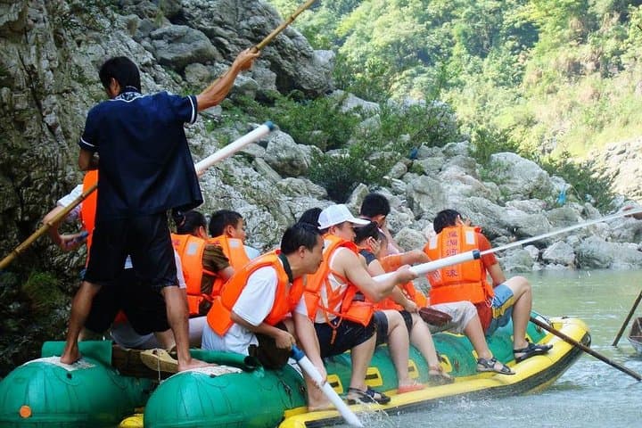 Mengdong River Rafting & Furong Town Day Tour — Zhangjiajie Adventure photo 5