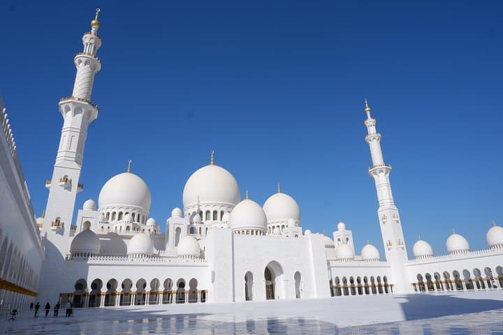 Abu Dhabi Full-Day Private Tour from Dubai — Sheikh Zayed, Corniche & Heritage Village photo 6
