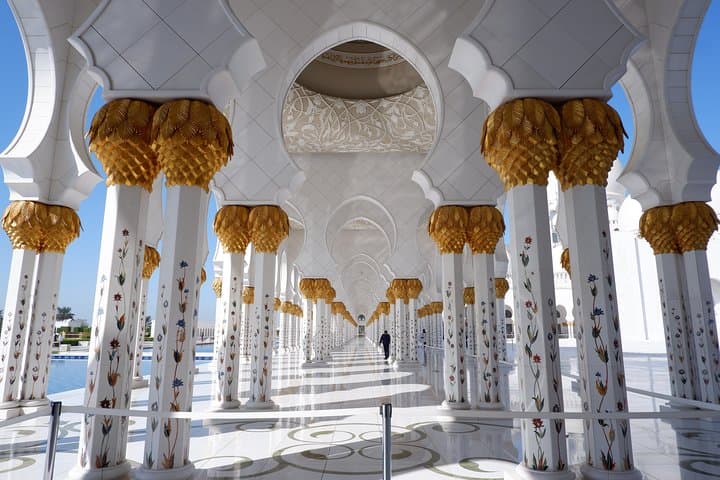 Abu Dhabi Full-Day Private Tour from Dubai — Sheikh Zayed, Corniche & Heritage Village photo 2