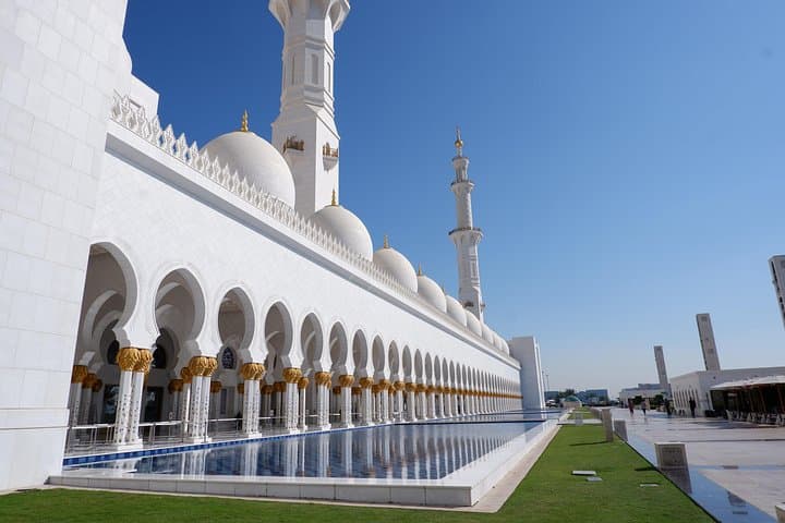 Abu Dhabi City Tour: Sheikh Zayed Grand Mosque, Etihad Towers & Louvre Drive photo 2