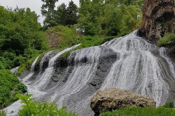 Private Tour to Jermuk Waterfall from Yerevan — Hot Springs, Falls & Forest Walk photo 4