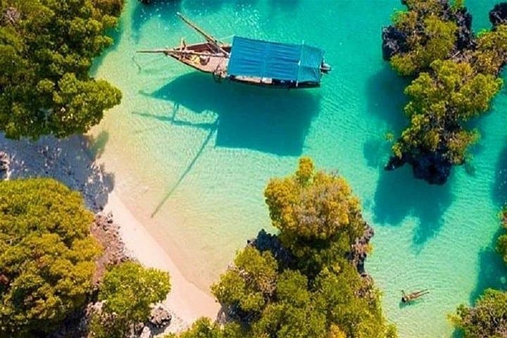 Safari Blue Zanzibar: Full-Day Dhow Trip to Sandbank, Snorkel & Lagoon photo 2