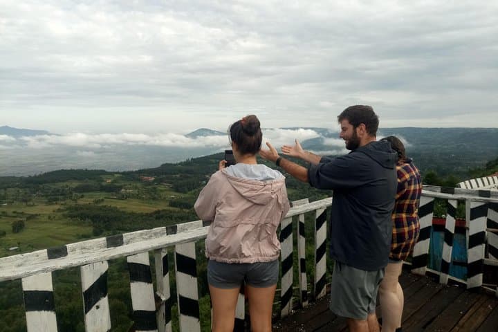 Hell's Gate & Lake Naivasha Day Expedition — Rift Valley Game Drive & Boat Ride photo 2