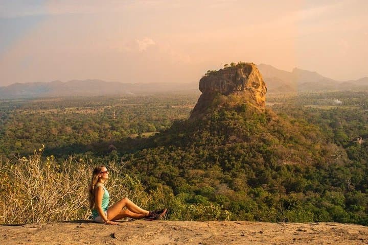 Pidurangala Rock Hike and Hiriwadunna Village Immersion from Kandy