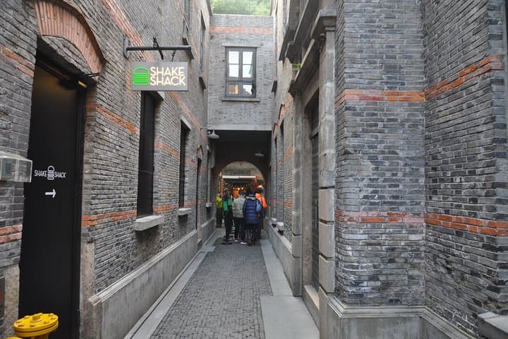 Private Shanghai Highlights Tour: Jade Buddha, Shanghai Tower & Huangpu River Cruise photo 6