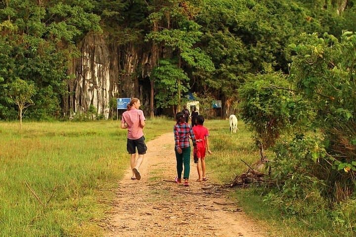 Kampot & Kep Tuk-Tuk Day Trip: Salt Fields, Pepper Plantations & Crab Market photo 2