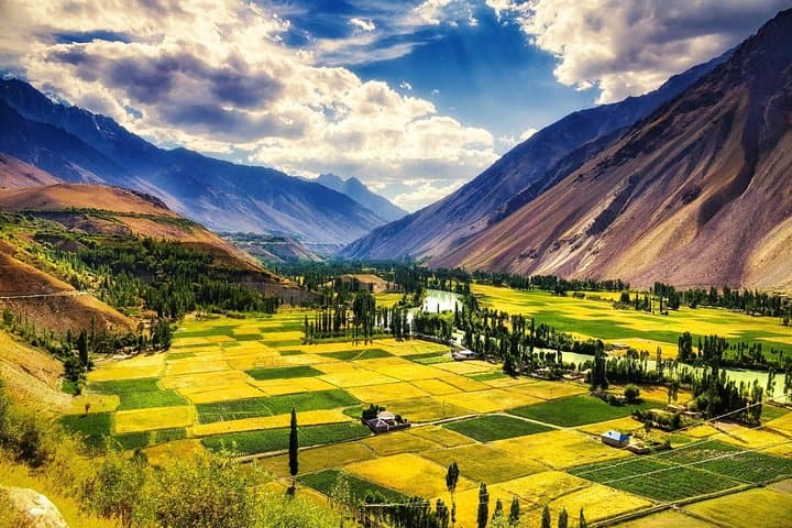 9-Day Overland Adventure to Hunza, Phander & Shandur — Khunjerab Pass Circuit photo 2