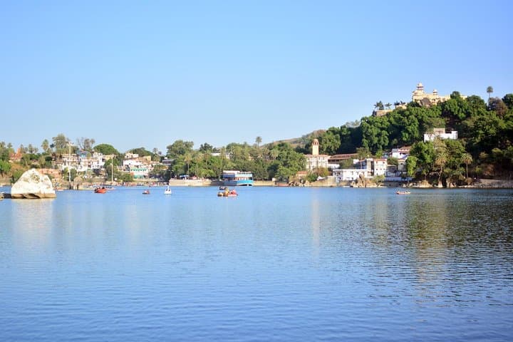 Ahmedabad to Mount Abu Discovery: Dilwara Temples, Nakki Lake & Mount Abu Sanctuary 3-Day Tour photo 2