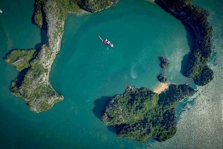 Week-Long Wellness Detox Journey Through Hanoi, Lan Ha Bay & Hue photo 5