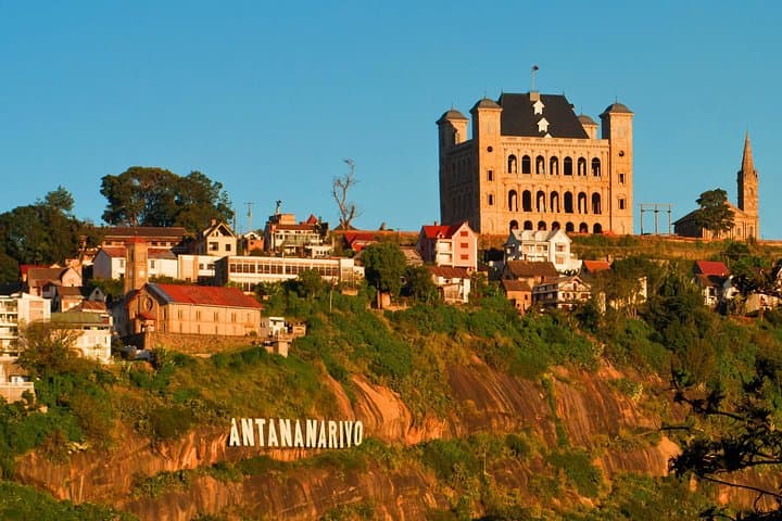 RN7 Madagascar Road Trip: 13-Day Private Adventure from Antananarivo to Toliara